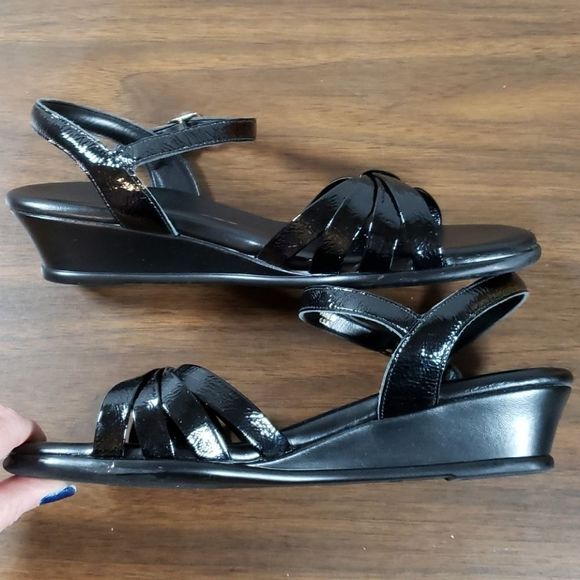 SAS Strappy Patent Leather Wedge Heel Sandals Size 7N - Picture 3 of 7
